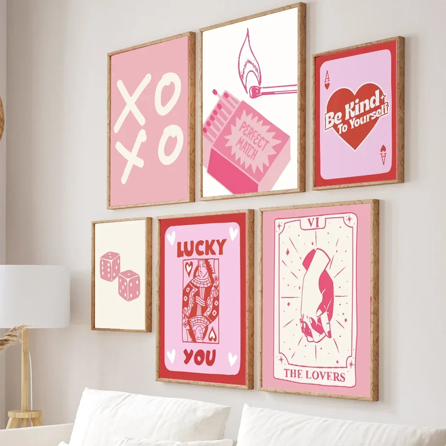 ピンクのラッキーポーカー、クイーン、ハート、サイコロ、ポップ - Home Decor Y2K のレビューと価格